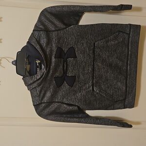 Under Armour sweatshirt hoodie gray & black size YSM/JP/P in excellent s…